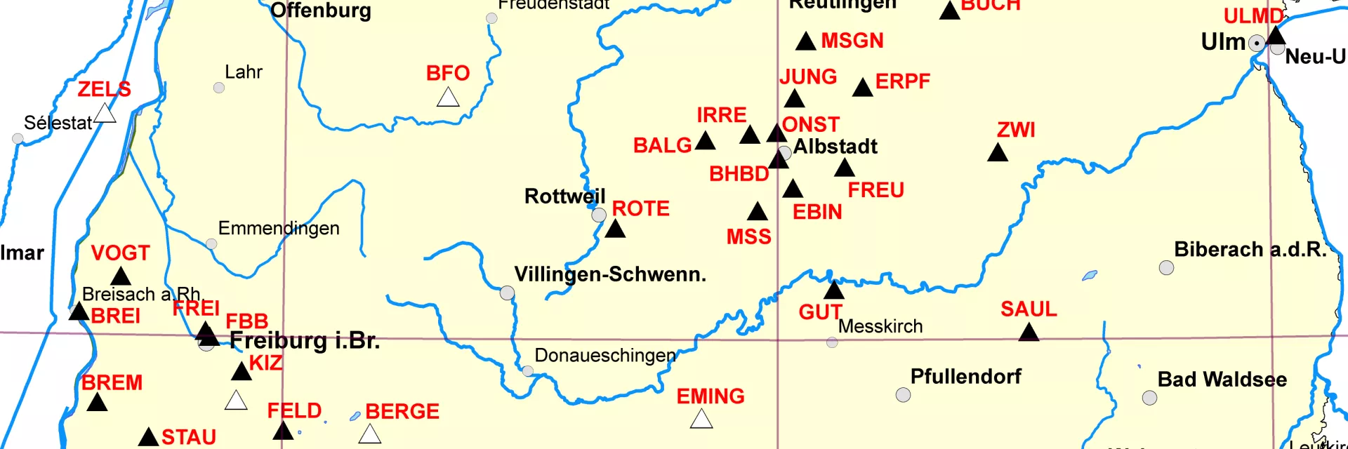 Kartenausschnitt mit Erdbebenstationen (schwarze Punktsignaturen, rote Beschriftung)
